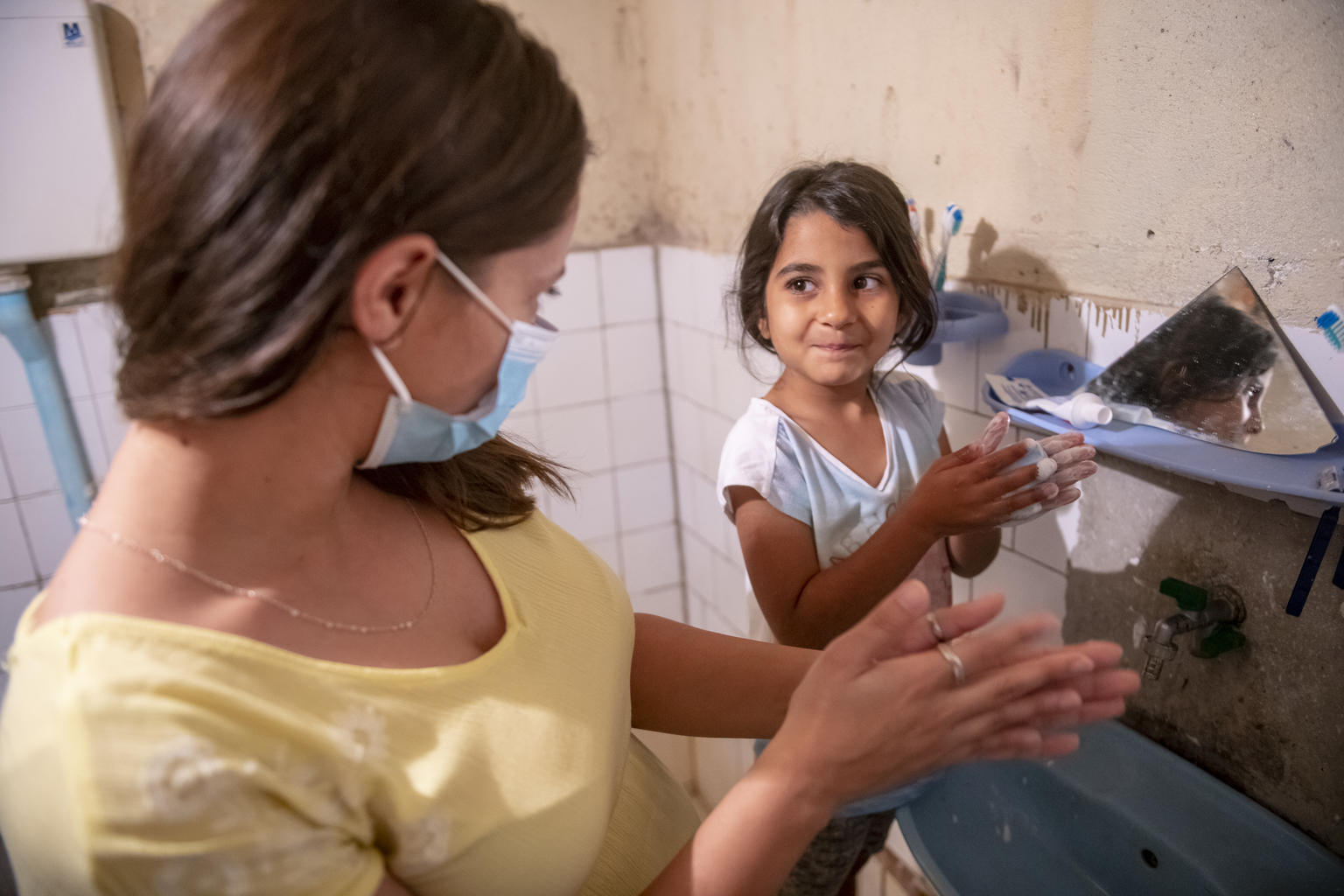 Pobreza infantil vai permanecer acima dos níveis pré-COVID durante pelo menos cinco anos nos países desenvolvidos