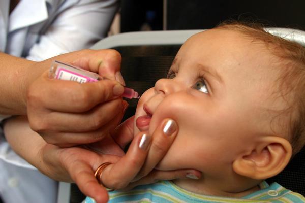 Pandemia faz recuar vacinação infantil, de acordo com novos dados da OMS e UNICEF