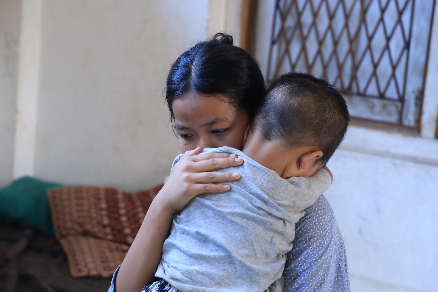 Crianças emergência Nepal cheias ajudar Unicef